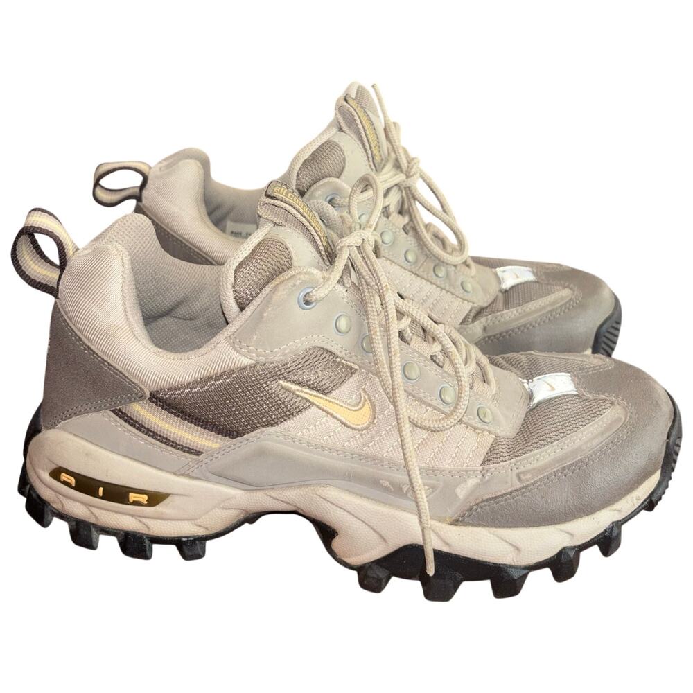 Vintage women’s Nike Air ACG trail hiking shoes All-Trac (size 10)